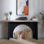 Console moderne minimaliste avec base en arche noire et plateau en bois naturel, console de 66 po de longueur