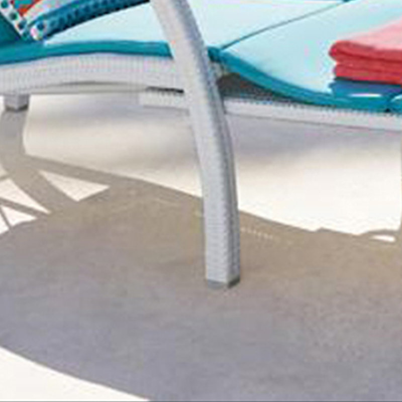 Chaise longue d'extérieur en rotin