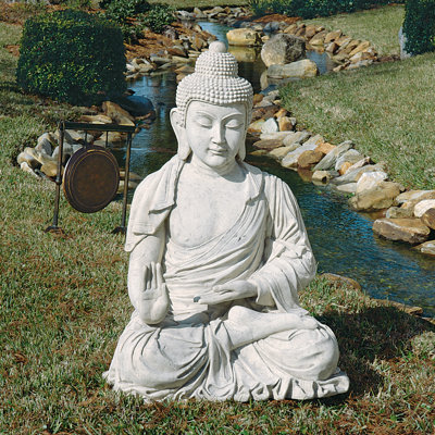 Statue géante de Bouddha méditatif du Grand Temple