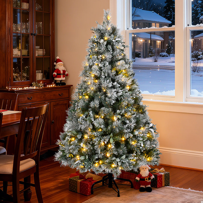 Arbre de Noël enneigé de qualité supérieure