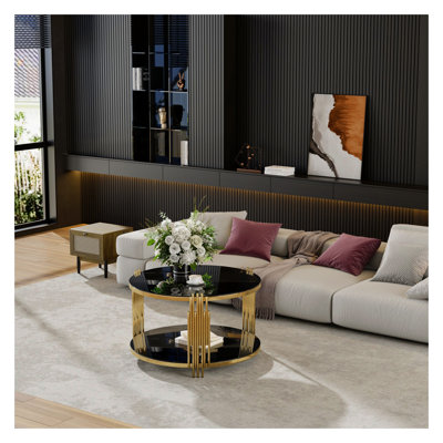 Table basse moderne à miroir noir avec structure asymétrique en métal, base cylindrique circulaire dorée et tablette inférieure