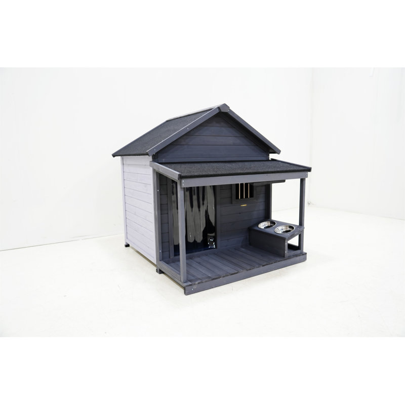 Grande niche pour chien avec balcon