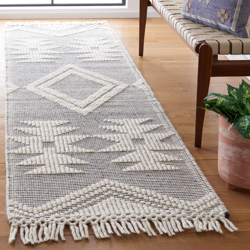 Altis Flat Weave Wool/Cotton Southwestern Rug in Black/Ivory, Runner 2'3" x 8'