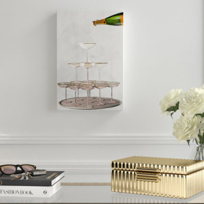 " Champagne Tower "