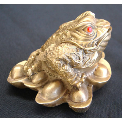 Figurine crapaud à 3 pattes