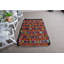 Tapis bohémien vibrant avec motifs géométriques faits à la main pour une décoration intérieure unique