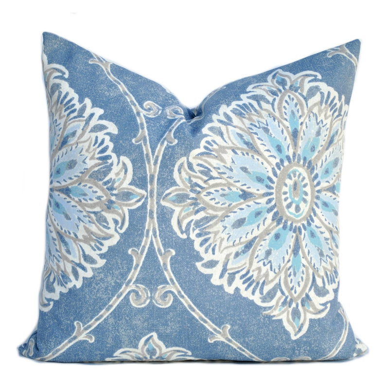 Housse de coussin en médaillon beige et bleu, H 12 po x l 19 po, Forme rectangulaire