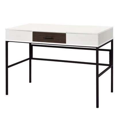 Bureau d'écriture captivant avec rangement pratique et noir sophistiqué et fonctionnel /