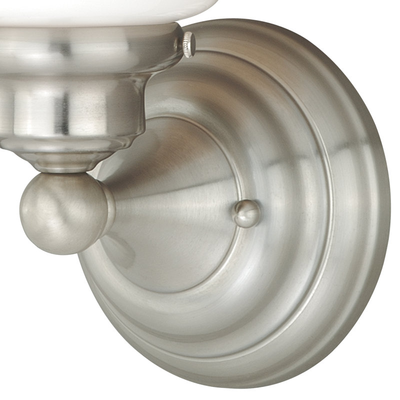 Éclairage pour meuble-lavabo à intensité variable Margaree, Nickel satiné, H 10,5 po x l 6,75 po x P 6,75 po, Une lumière