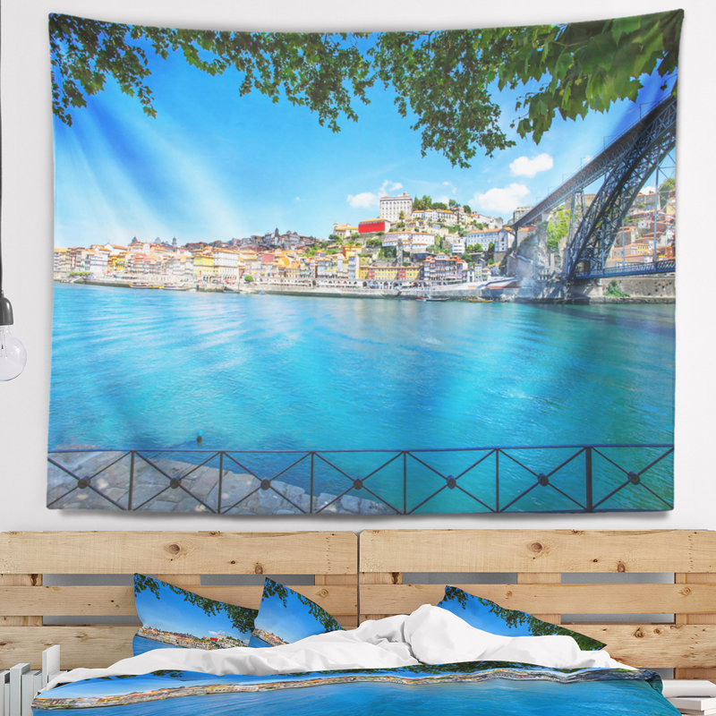 Paysage, rivière Douro et pont de fer, tapisserie du Portugal, H 78 po x l 92 po