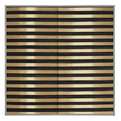 Tapis brun à rayures horizontales lavable à la machine