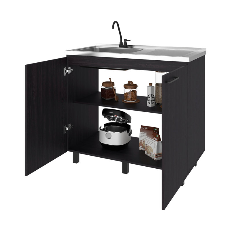 Armoire utilitaire avec deux portes et trois tablettes idéales pour l'organisation de la lessive dans la cuisine, le revêtement