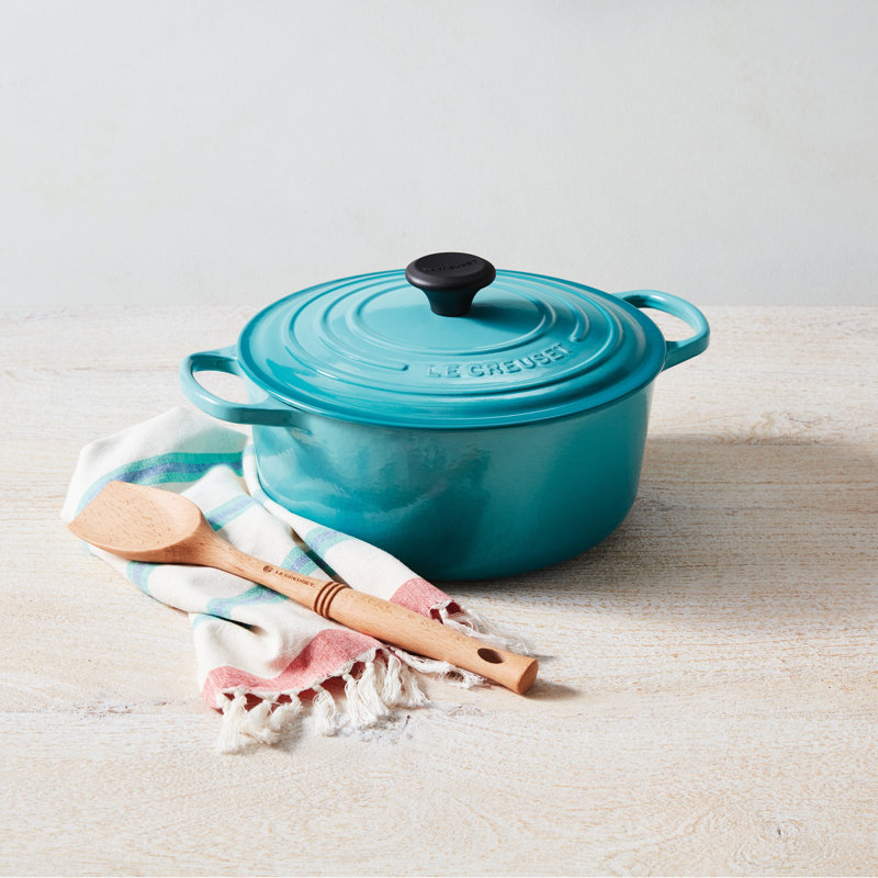 Le Creuset Signature Enameled Cast Iron Round Dutch Oven with Lid, Caribbean/Black, 6.75 quarts