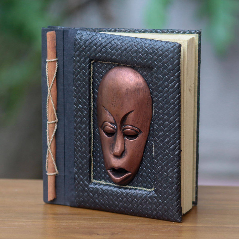 Novica Bronze Guardian, journal en fibres naturelles