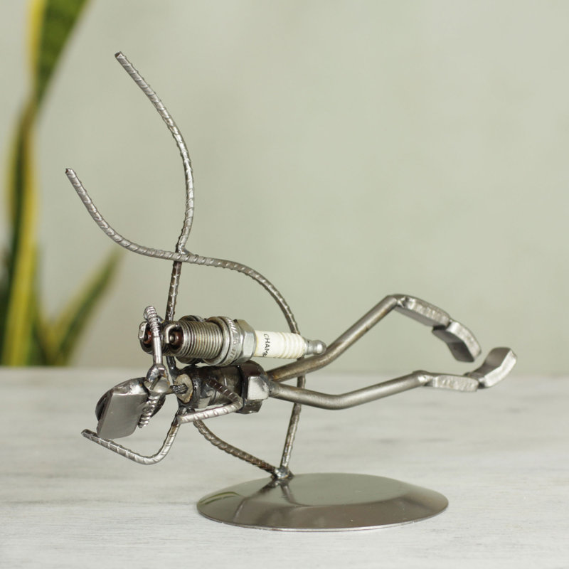 Sculpture rustique en métal recyclé