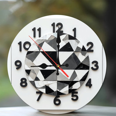 Horloge moderne noir et blanc