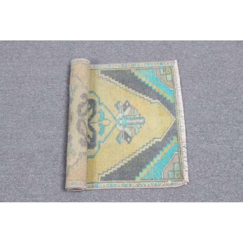 Vintage Turkish Small Oushak Rug in Green for Entry Spaces Gift - Anatolian Style 2394