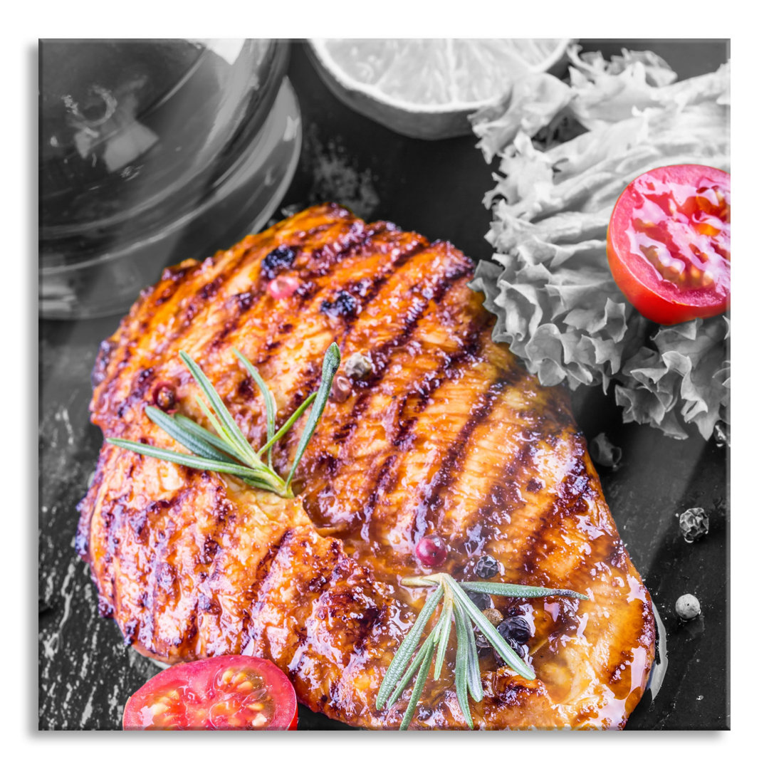 Ungerahmtes Foto auf Glas "Saftiges Steak mit Tomaten"