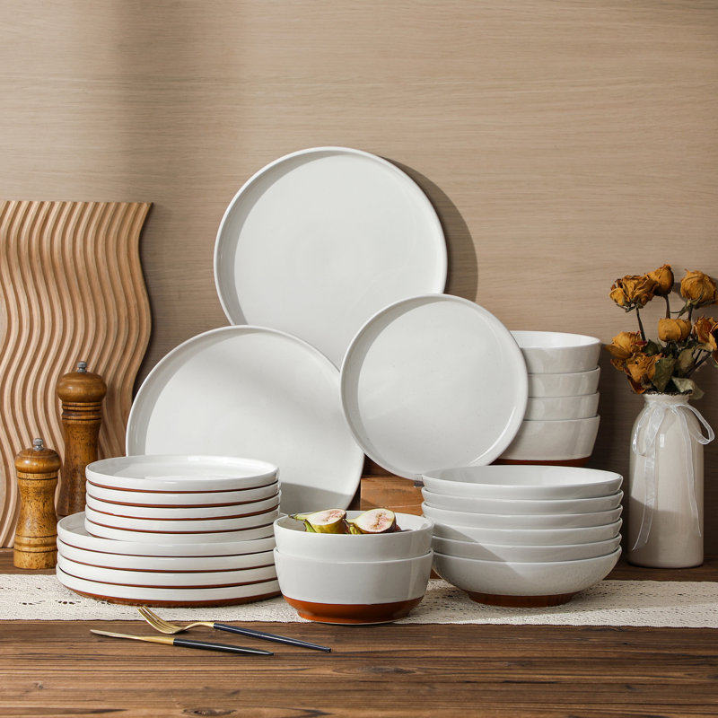 Service de table 24 pièces Organic Modern pour 6 personnes, glacis blanc avec base en kaki exposée