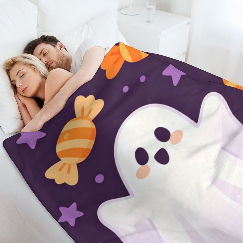 Jeté mignon en flanelle de fantôme blanc, couverture douce et chaude pour le canapé-lit du salon, 40 po x 50 po
