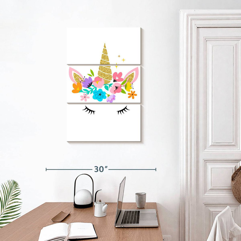 Ashelle, couronne de fleurs, licorne, H 32 po x l 20 po