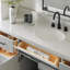 Meuble-lavabo simple en bois massif 66 po avec plateau en quartz blanc Thornaby-1160528167-1195506913
