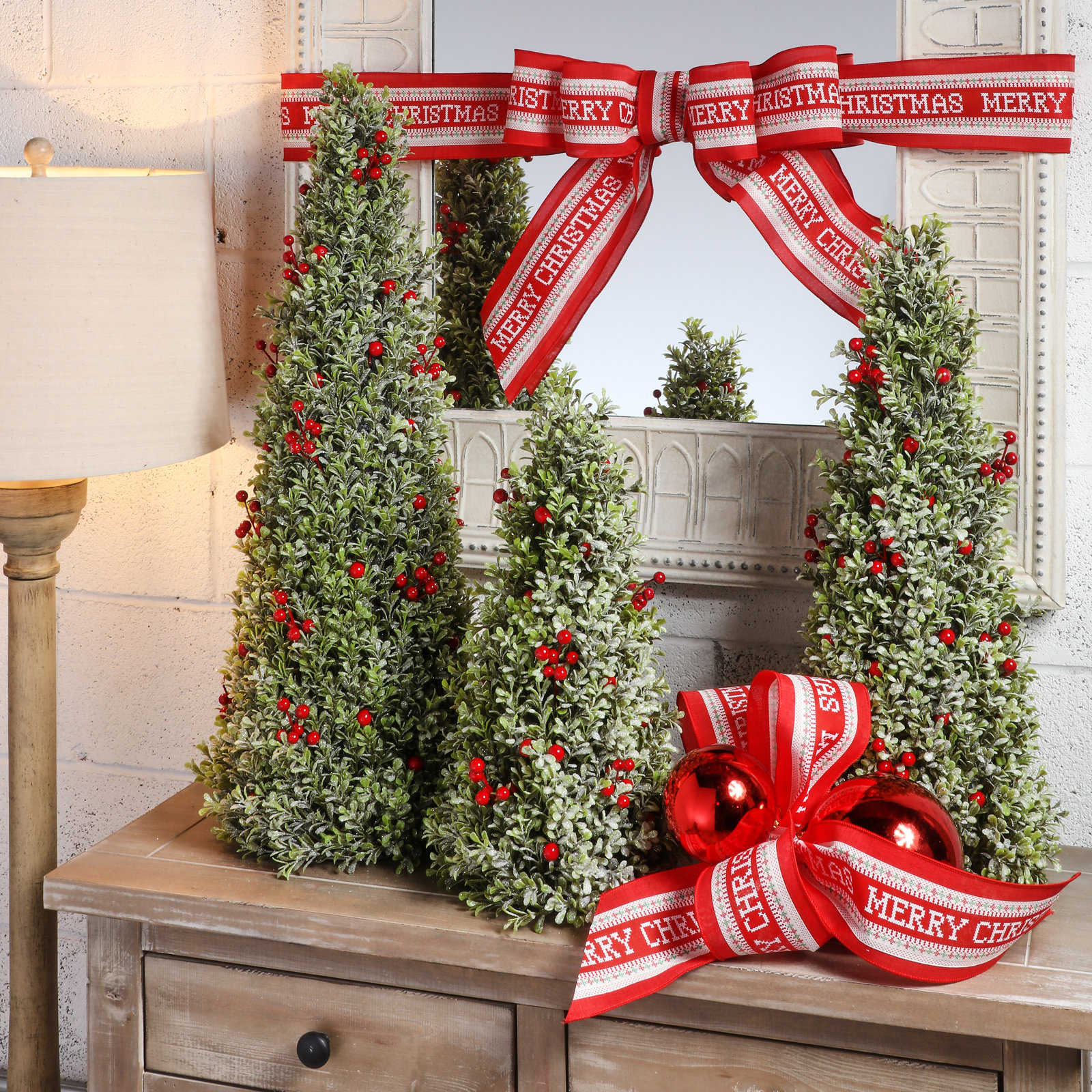 18" Boxwood Topiary, 18" H x 9" W x 9" D