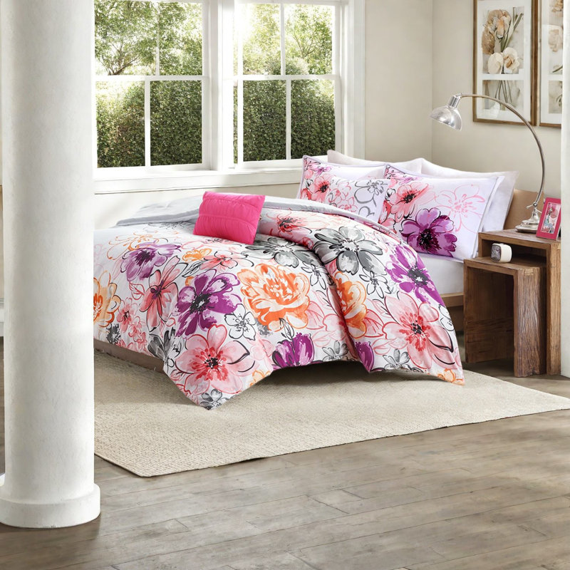 Comfortable Polyester Bedding Sets Modern Floral Design Home