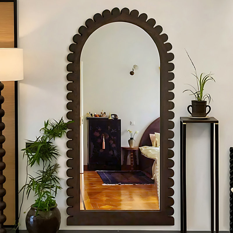 Miroir pleine grandeur de style médiéval, H 70,87 po x l 39,37 po x P 1,18 po