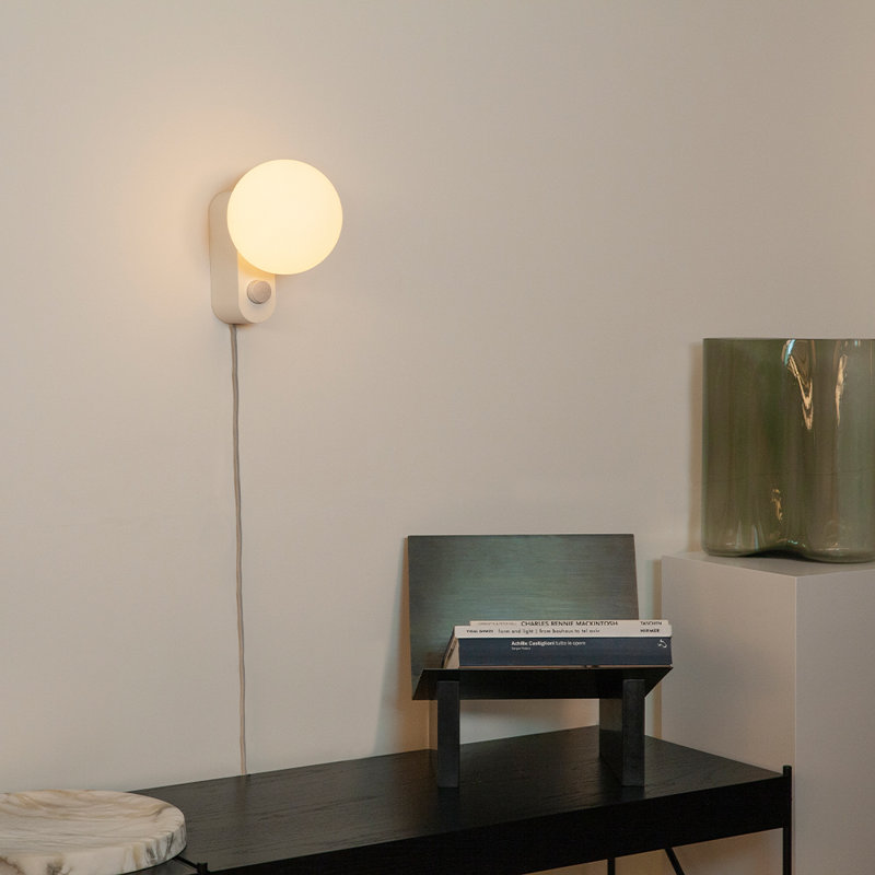 Sphere IV Table Lamp, Chalk White