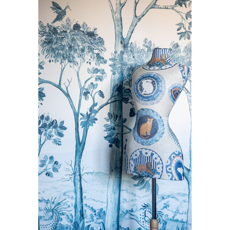 Kit Kemp Floral Non-Woven Roll, Delft Blue