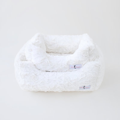 Bella Polyester Pet Bed