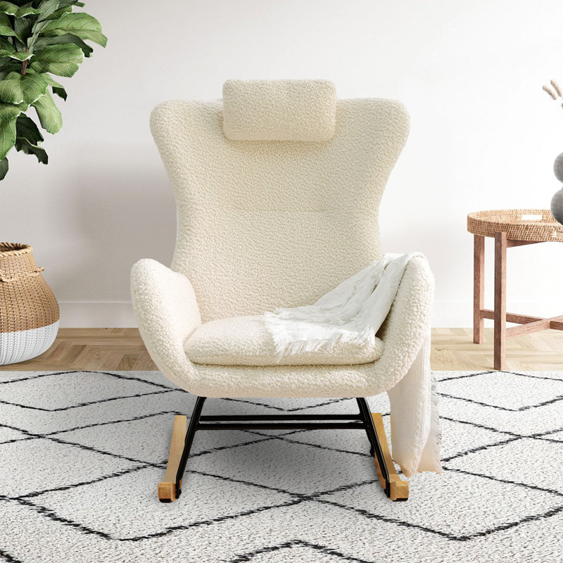 Chaise berçante Kemmie, Fausse fourrure beige