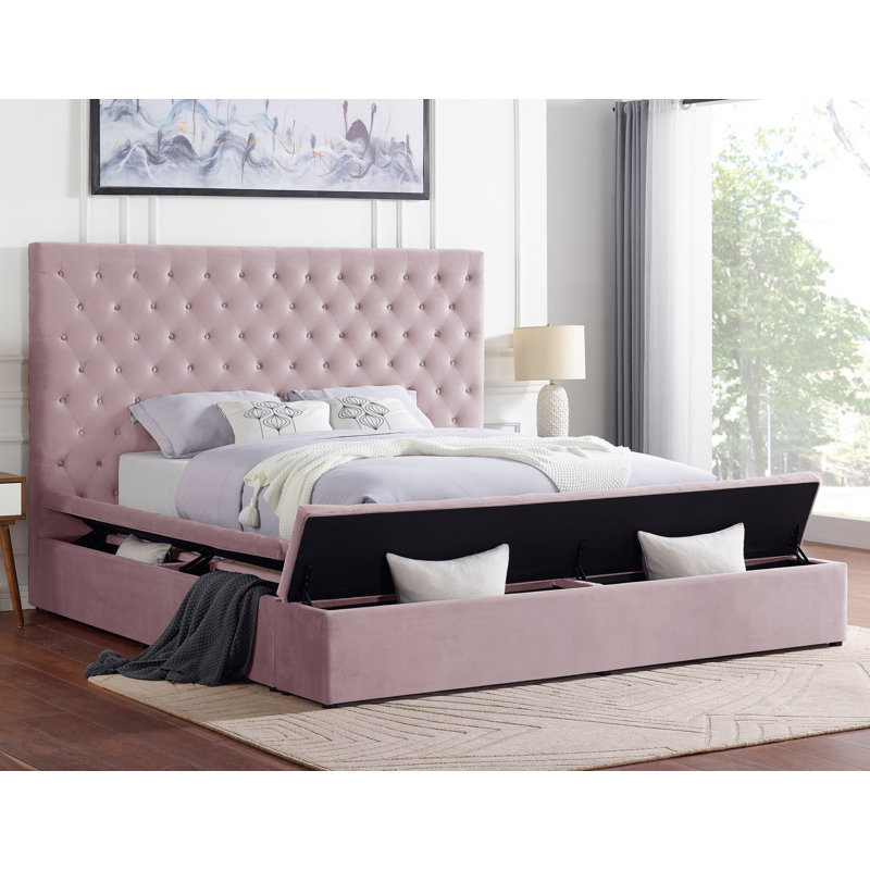 Luxurious King Velvet Tufted Upholstered Platform Bed with Storage