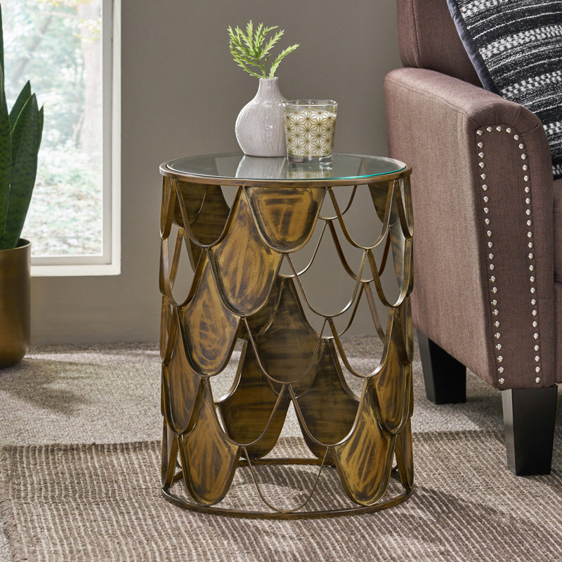 Table d'appoint inspirée avec matériaux en verre et en métal glamour avec base translucide