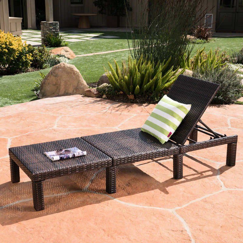 Outdoor Comfortable Chaise - Iron Frame Adjustable Modern Lounge For Outdoors Back