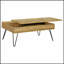 Table basse à plateau relevable en chêne doré Amara avec rangement caché, parfaite pour les espaces de vie modernes et élégants.