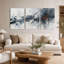 Ensemble de 3 toiles murales abstraites grises et blanches avec des coups de pinceau et des touches de rouille-513869658
