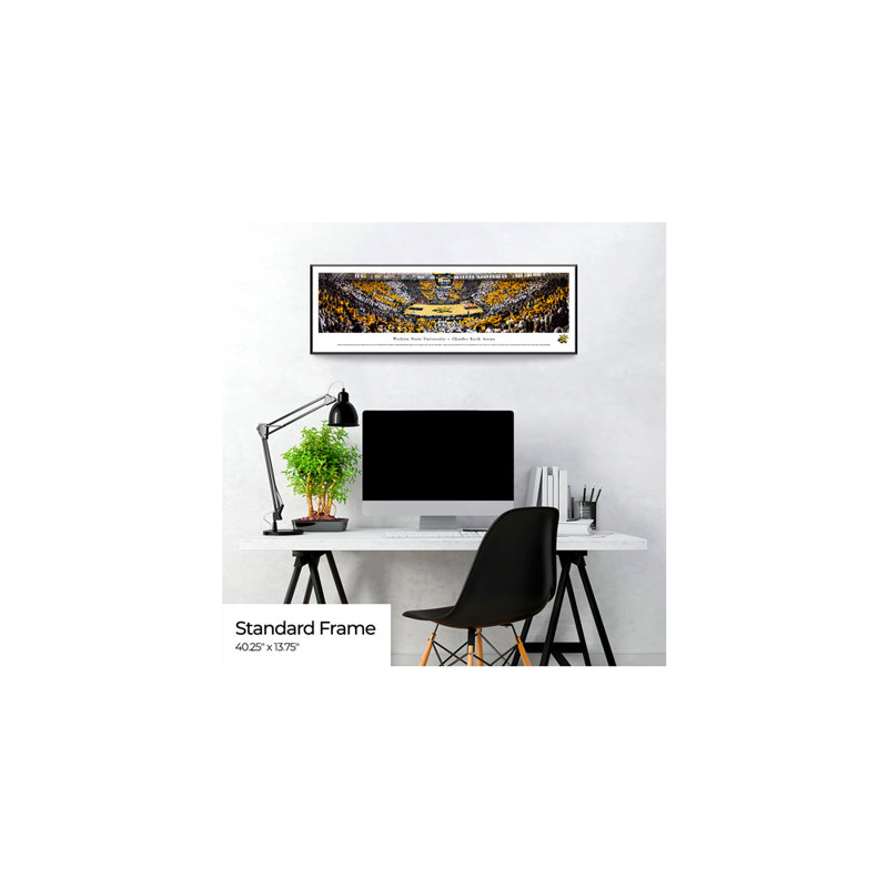 Impression panoramique de Wichita State Basketball, H 13,75 po x l 40,25 po x P 0,38 po, Cadre noir