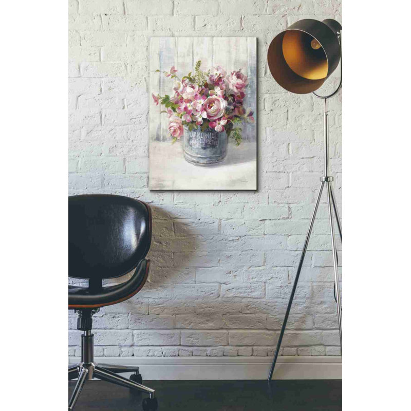 «Garden Blooms I» par Danhui Nai, art mural sur toile, H 26 po x l 18 po x P 0,75 po