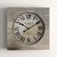 Horloge murale surdimensionnée Ellie