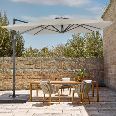 Parasol rectangulaire en porte-à-faux avec base lestée 138 po x 108 po Ritvi