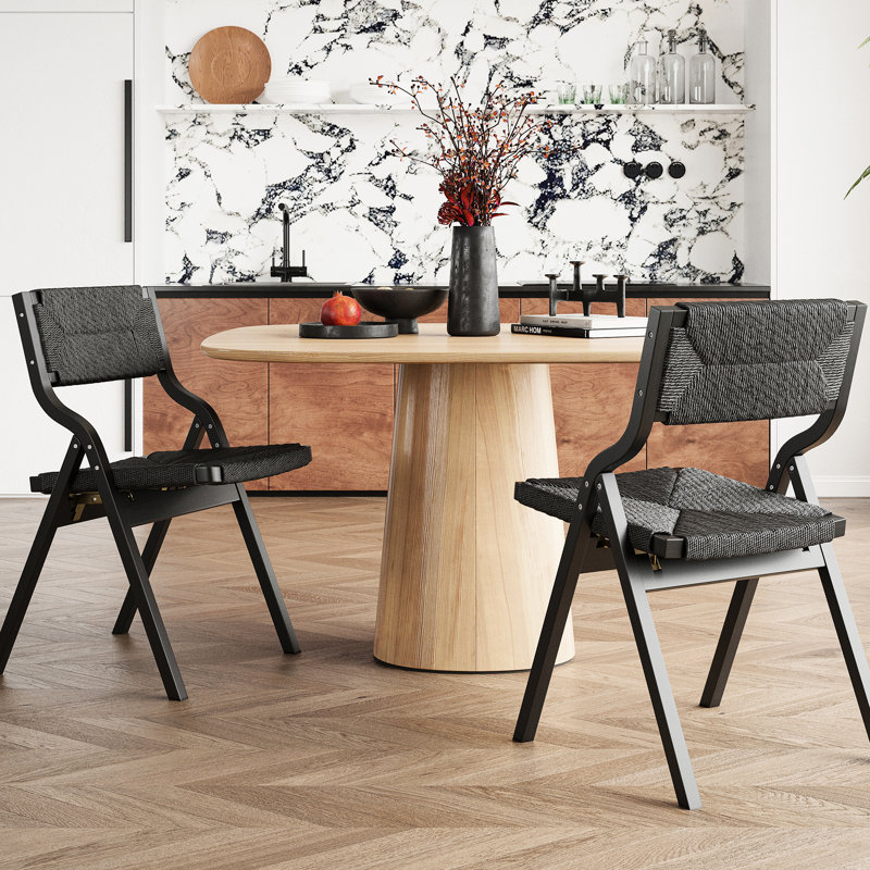 Chaises pliantes en bois noir avec siège et dossier tressés, ensemble de 2, idéales pour la cuisine et la salle à manger, gain de place, confortables et élégantes. Finition en bois et sangles.