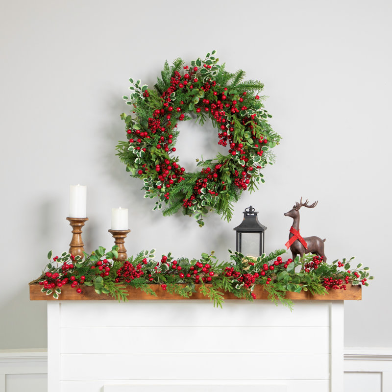 Guirlande de Noël artificielle en mélange de cèdre et de baies, 5 pi, non éclairée
