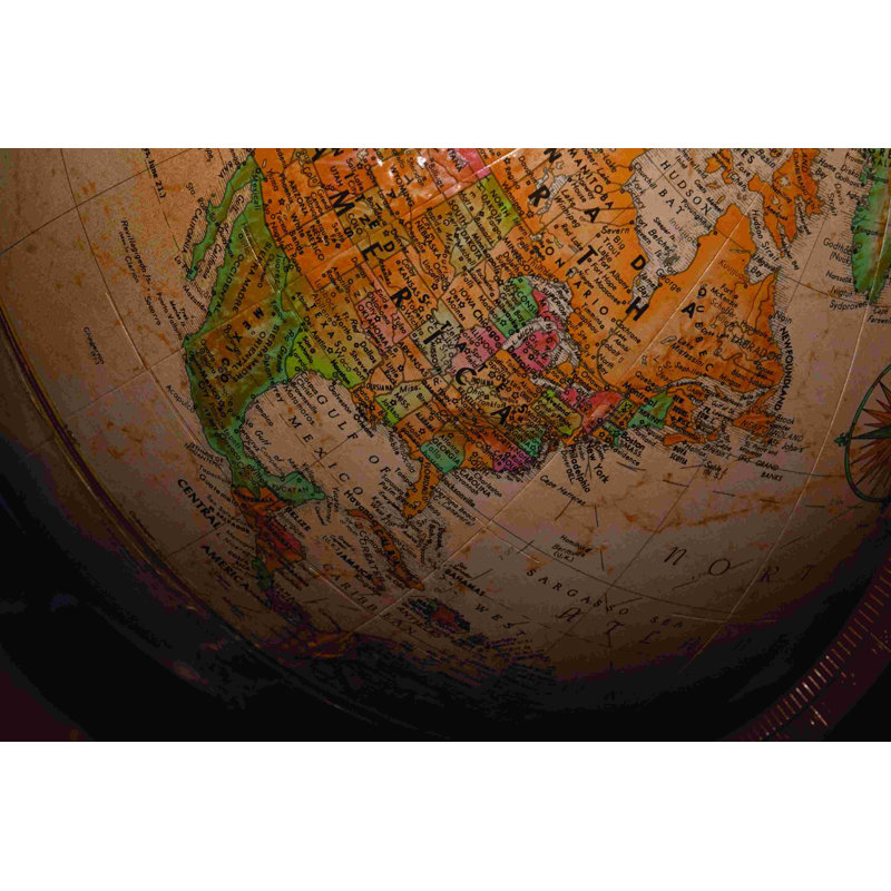 Globe antique - photographie sur toile tendue, H 32 po x l 48 po