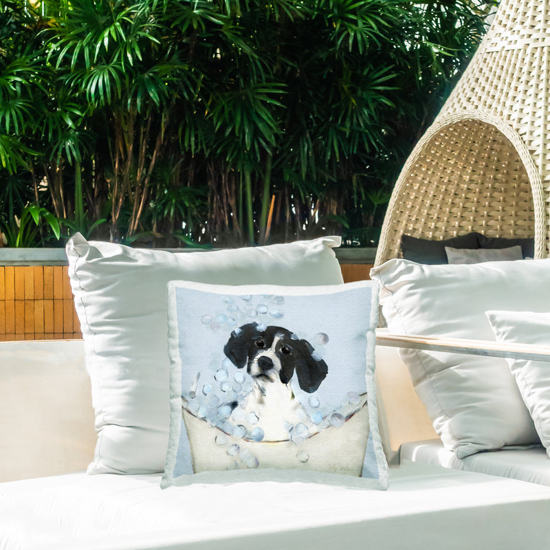 Coussin d'extérieur imprimé chiot noir et blanc par Sally Swatland