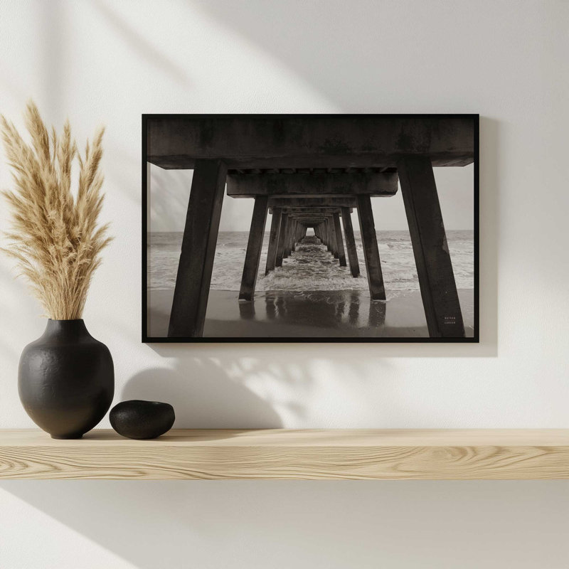 «Atlantic Ocean Pier» par Nathan Larson, reproduction d'art, H 12 po x l 18 po, Doré