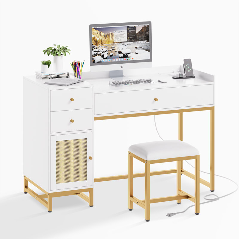 Daeja Vanity