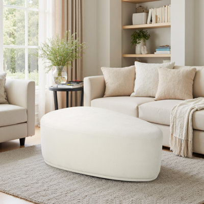 Repose-pieds triangulaire beige Caras