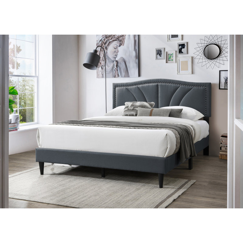 Lit double moderne de style rétro avec tissu en toile de jute, garniture cloutée et base plateforme robuste